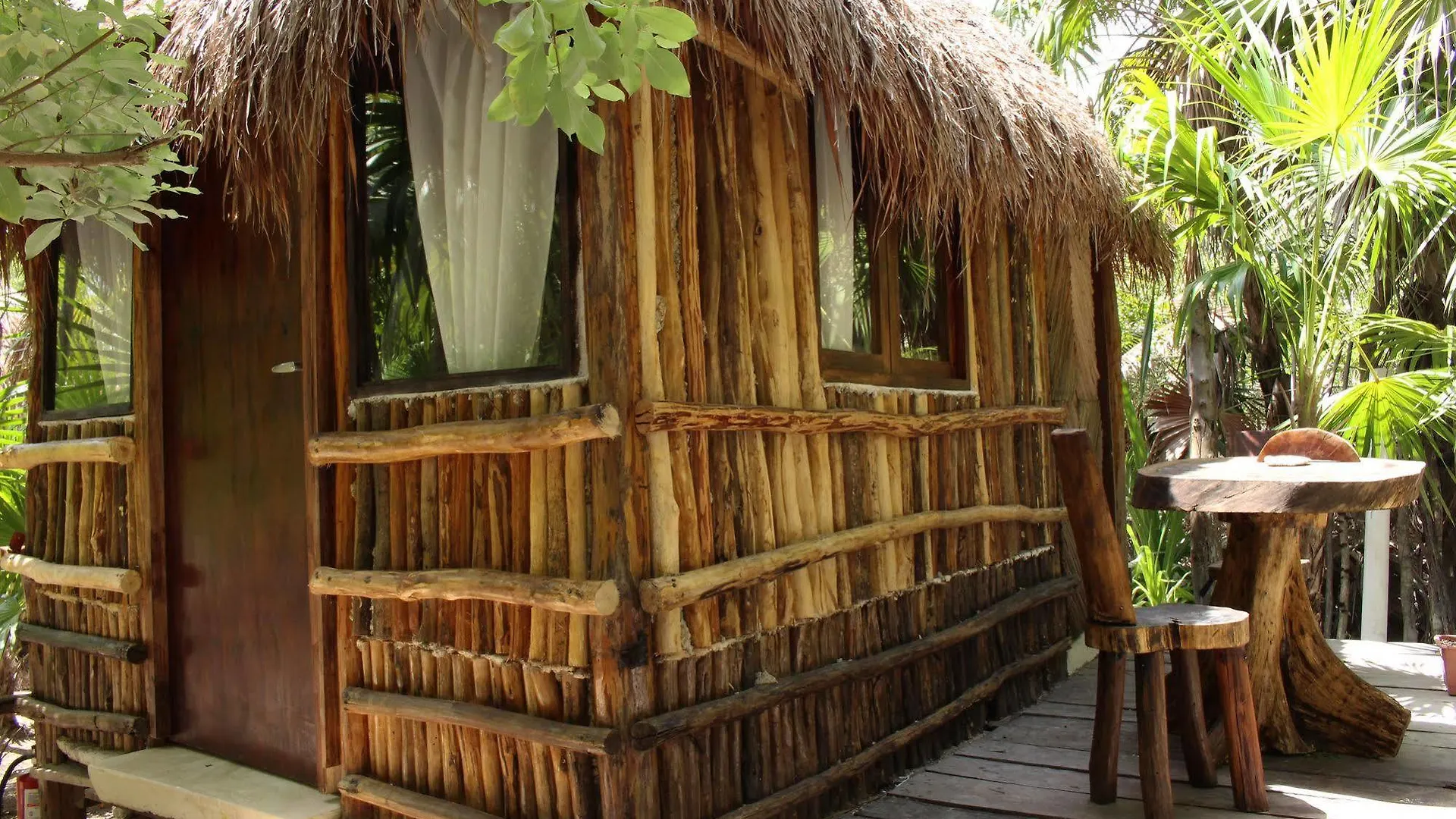 Hotel Maya Cabanas Y Cenote Tulum 2*,  México